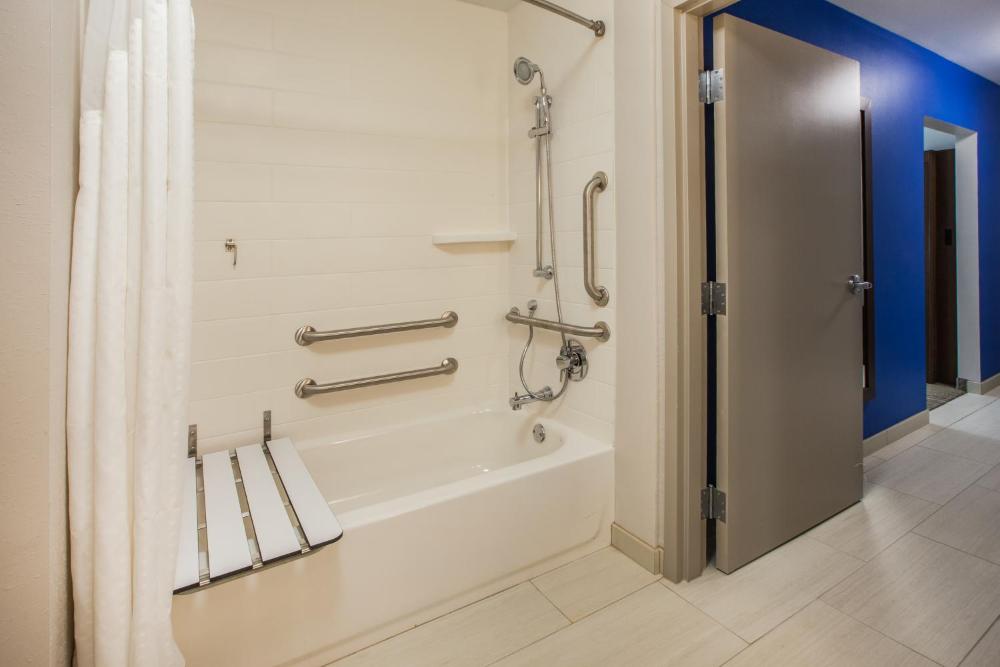 Holiday Inn Express - New Rochelle by IHG